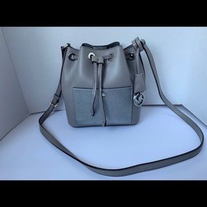 Michaels Kors Authentic, Gray, Stylish Bucket Bag